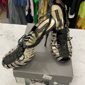 Black lace up sexy heels ! Vince Camuto